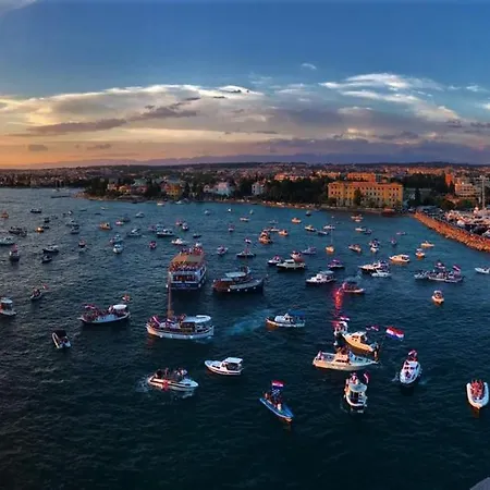 Divinity's Reach - The Upper Задар